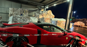 Esta Ferrari 849 Testarossa, de meio milhão de euros, estava pronta para voar de Frankfurt para o México, mas algo não batia