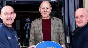Patrick Stewart morre e deixa legado de paixão pelo Huddersfield Town