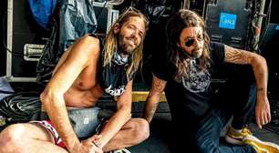 Dave Grohl recorda chegada do "melhor amigo" Taylor Hawkins ao Foo Fighters