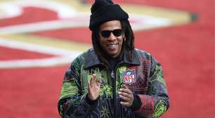 Jay-Z ri ao ser perguntado sobre pressão antes do show do Super Bowl