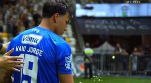 Após mais um gol no Atlético, Kaio Jorge joga milho para torcida do Galo
