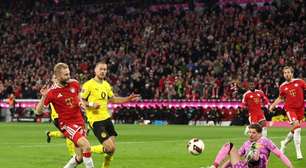 Após Bola de Ouro, Kane perde pênalti, e Bayern só empata com o Dortmund