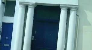 255m², 3 quartos e mais: icônica casa da porta azul do filme 'Um Lugar Chamado Notting Hill' (1999) está à venda por R$ 54 milhões na Inglaterra. Aos detalhes!
