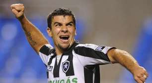 Com gols de cabeça, Botafogo derrota Emelec