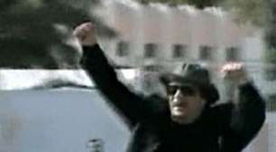 Kadafi desafia Otan e passeia em carro aberto por Trípoli