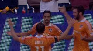 Houston Dynamo abre o placar diante do time de David Beckham