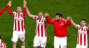 Olympiacos faz 3 a 0 no AEK e conquista Campeonato Grego