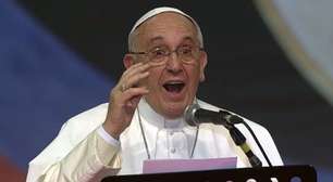 Papa pede aos jovens que sejam "revolucionários"