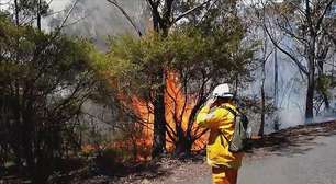 Incêndio na Austrália já queimou 200 casas e pode piorar