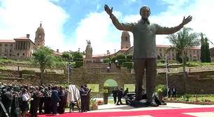 Inauguração de estátua de Mandela marca Dia da Reconciliação