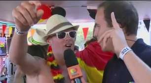 Torcedor da Alemanha canta música provocando Maradona