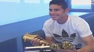 James Rodríguez recebe a Chuteira de Ouro da Copa 2014
