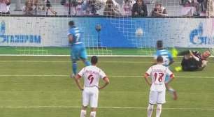 Com gol de Hulk, Zenit vence UFA e dispara na liderança