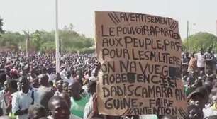 Burkina Faso: protesto contra militares leva multidão às ruas