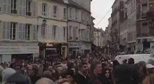 Pais de editor da Charlie Hebdo participam de ato na França