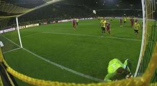 Neuer faz defesa incrível e garante vitória contra Dortmund