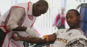 Quenianos se unem para doar sangue após massacre em faculdade