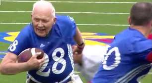 Com 89 anos, veterano da 2ª Guerra marca touchdown