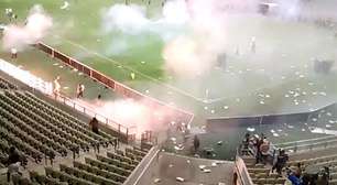 Torcida invade campo, e final no Ceará acaba em pancadaria