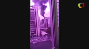 Leitor filma incêndio em prédio comercial de São Paulo