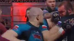 Sanguinário! Lutadores de MMA se enfrentam em equipes