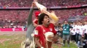 Festa alemã! Bayern comemora título com banho de cerveja