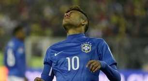 Fernandinho critica árbitro por expulsar Neymar: equivocado