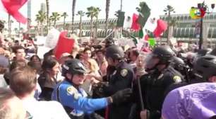 Protesto de latinos contra visita de Trump termina em confusão em San Diego