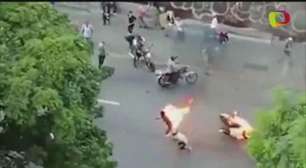 Homem é queimado vivo em protestos na Venezuela