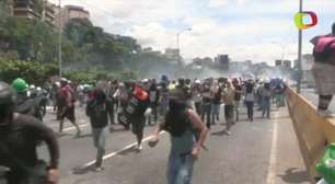 Protesto de opositores em Caracas termina com 48 feridos