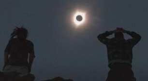 EUA admiram primeiro eclipse total do Sol em 99 anos
