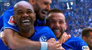 Brasileiro faz golaço em vitória do Schalke em clássico alemão