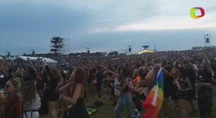 Troye Sivan interage e emociona fãs no Lollapalooza