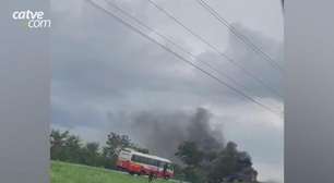 Caminhões pegam fogo após bater de frente na BR 369 em Ubiratã