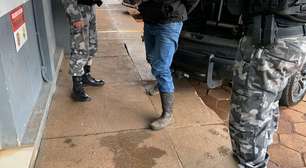 Acusado de homicídio e porte ilegal de arma de fogo é preso em Cascavel