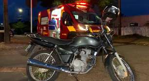 Motociclista na contramão atinge carro na Rua Altemar Dutra