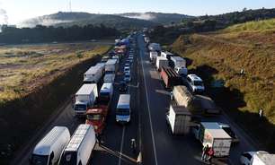 Em reunião com deputados, caminhoneiros mantêm greve em 1/11