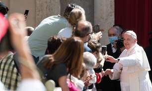 "Brasileiros não têm salvação, é muita cachaça", brinca Papa