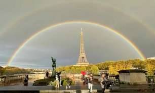Arco-íris duplo emoldura Torre Eiffel e surpreende em Paris