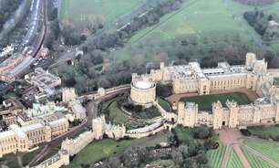 Policia investiga como jovem invadiu castelo para 'assassinar' rainha Elizabeth 2ª no Natal