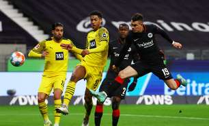 Com virada no final, Borussia bate Eintracht Frankfurt