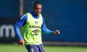 Douglas Costa reforça o desejo de permanecer no Grêmio