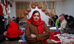Mulheres afegãs estão perdendo empregos com contração econômica e redução de direitos