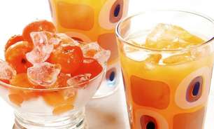 Suco de acerola e laranja para se hidratar no calor