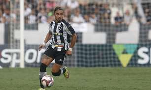 Rafael confirma que vai começar ano na lateral e prevê Carioca forte do Botafogo: 'Entrar pra ganhar'