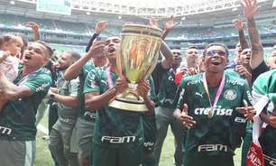 Jogadores e comissão técnica do elenco profissional prestigiam título do Palmeiras na Copinha