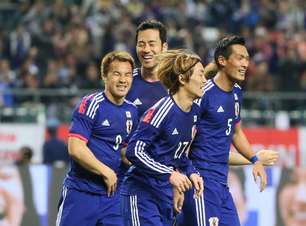 De técnico novo, Japão acorda na etapa final e vence Tunísia