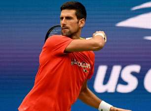 Djokovic estuda processar Austrália por maus tratos