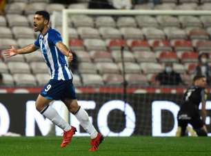 Nos minutos finais, Porto vence o Gil Vicente e encosta na liderança da Primeira Liga