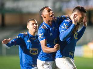 Cruzeiro faz grande jogo e derrota o líder Coritiba